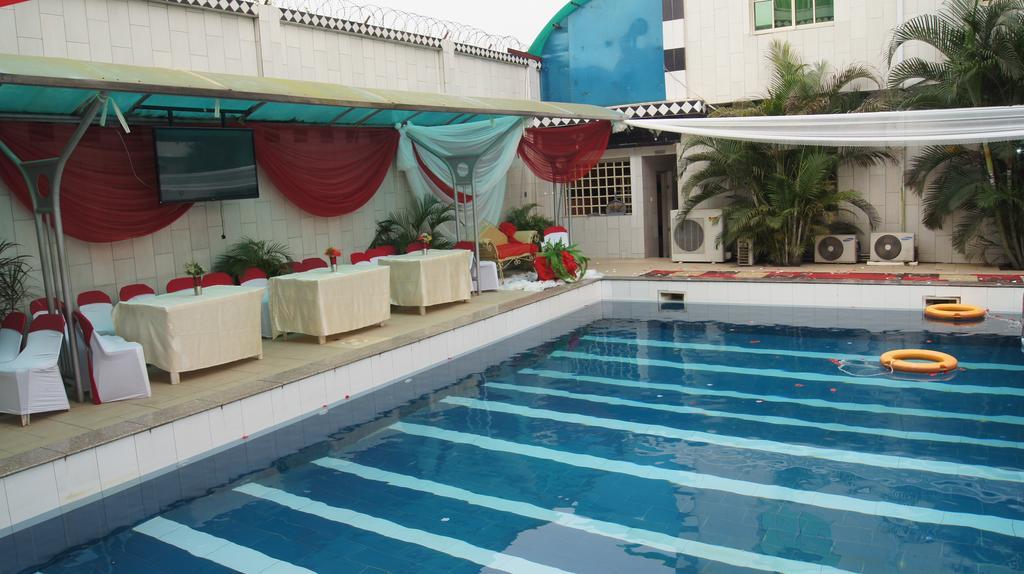 Royalview Hotel And Suites Lagos Ngoại thất bức ảnh