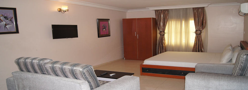 Royalview Hotel And Suites Lagos Ngoại thất bức ảnh